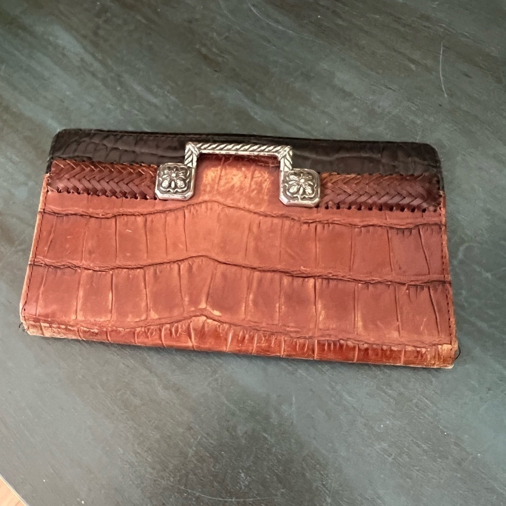 Brighton Wallet
Card slots and side zipper coin pouch